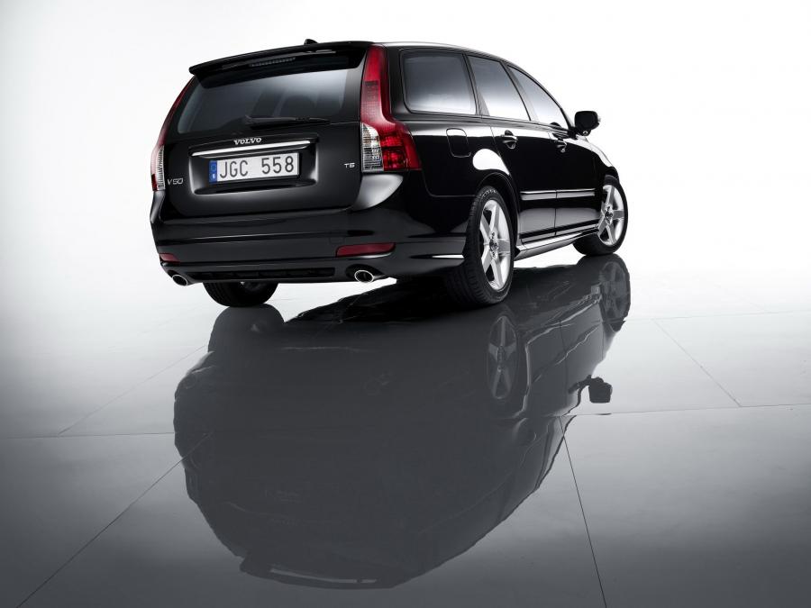  Volvo V50 R-Design 2008 года  (фото 4 из 17)